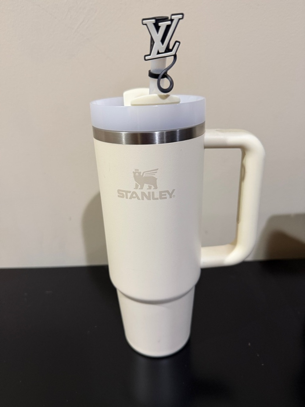 Stanley 30 oz. Quencher Flowstate Cream Travel Tumbler with Handle and Straw